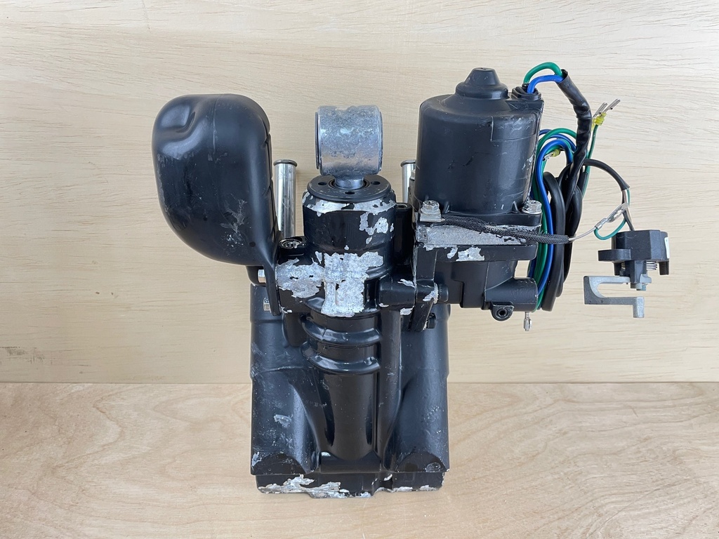 2007 Evinrude 150HP Etec Outboard Power Trim & Tilt Hydraulic Assembly 5005113