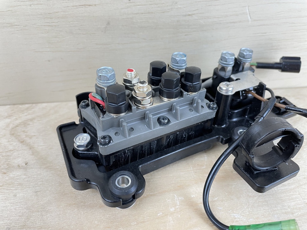 2009 Yamaha 350HP F350 Outboard Trim & Tilt Relay Assembly 6AW-81950-00-00