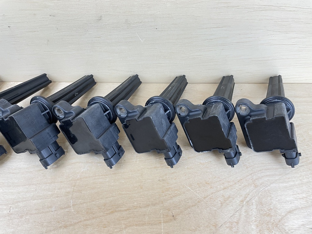 2009 Yamaha 350HP F350 Outboard Ignition Coil Set (8) 6AW-82310-01-00