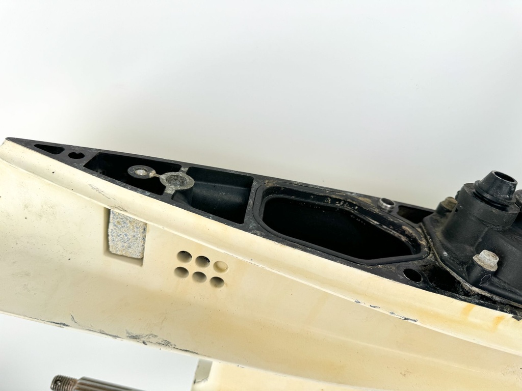 2004 + Evinrude Etec 40 50 60 HP Outboard 20" Lower Unit Gear Case 5009330