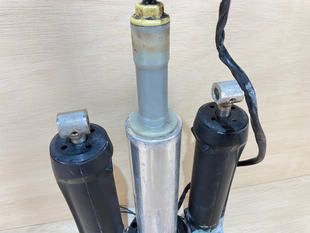 2012 Mercury Verado 300HP Outboard Power Trim Assembly 880658T01