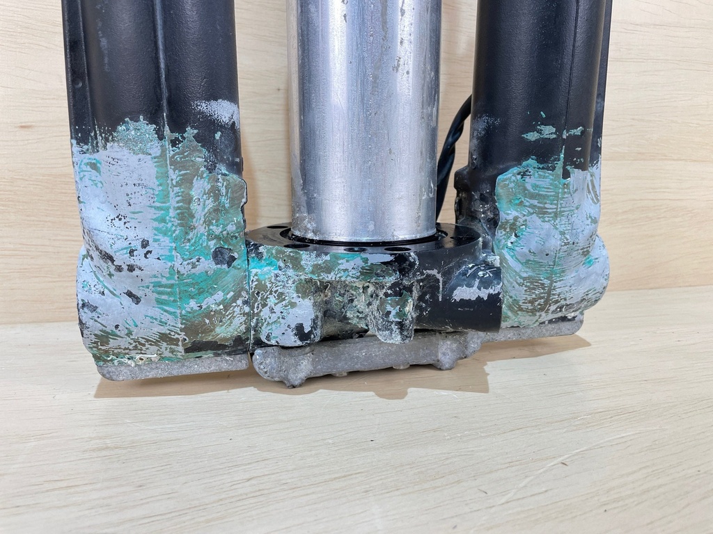 2012 Mercury Verado 300HP Outboard Power Trim Assembly 880658T01