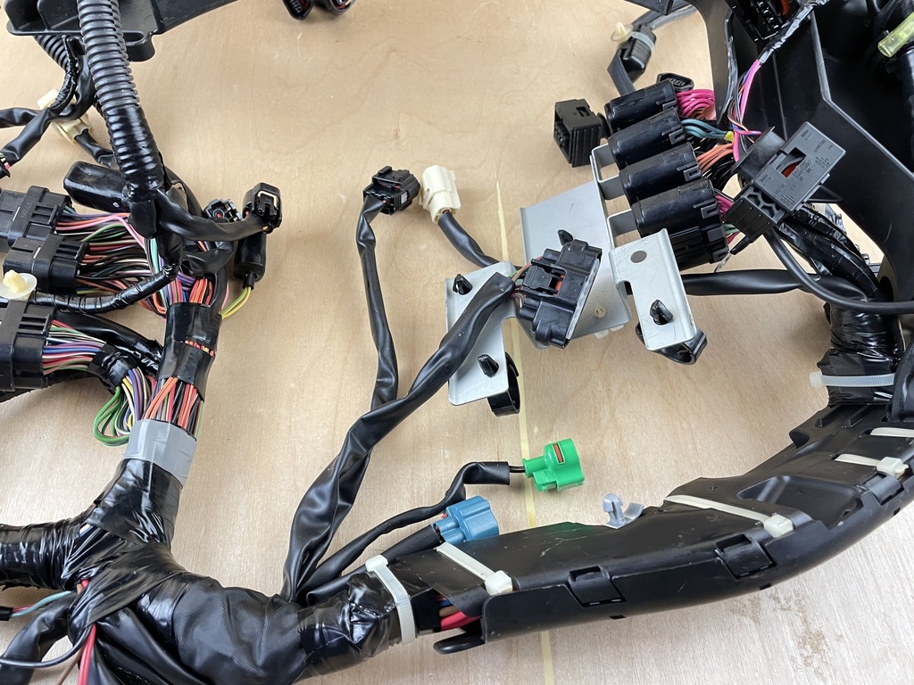 2009 Yamaha 350HP F350 Outboard Engine Wiring Harness Assembly 6AW-82590-01-00