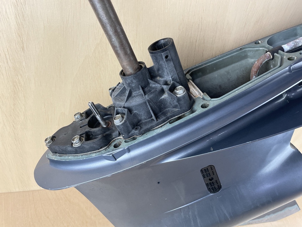 2009 Yamaha 350HP F350 Outboard 30" Lower Unit Gear Case Standard Rotation 6AW-45300-30-8D