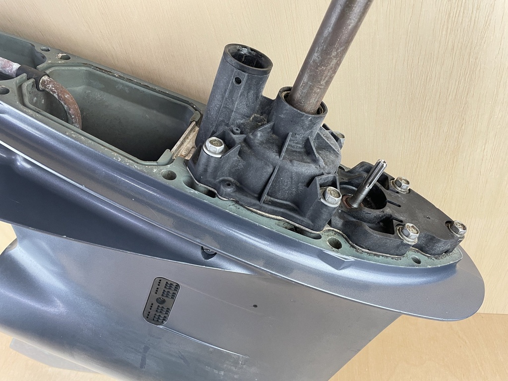 2009 Yamaha 350HP F350 Outboard 30" Lower Unit Gear Case Standard Rotation 6AW-45300-30-8D