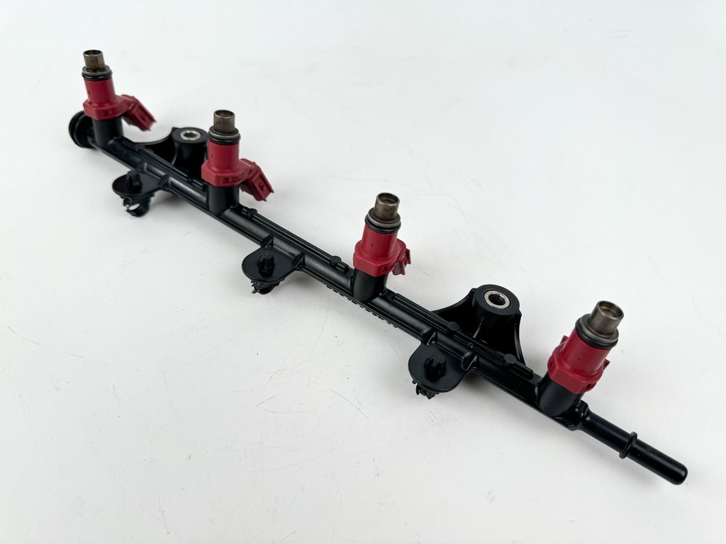 2005 Yamaha 75 HP 4 Stroke Outboard Fuel Injector Set W/ Rail 6D8-13761-00-00 OEM