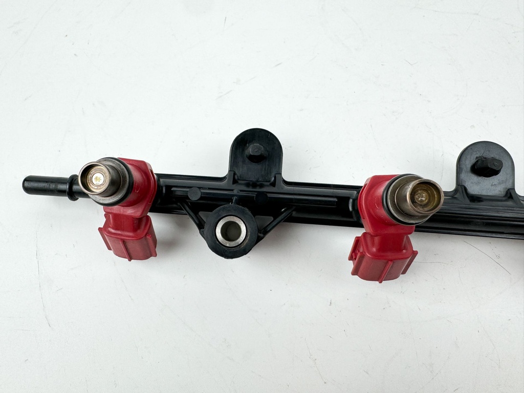 2005 Yamaha 75 HP 4 Stroke Outboard Fuel Injector Set W/ Rail 6D8-13761-00-00 OEM