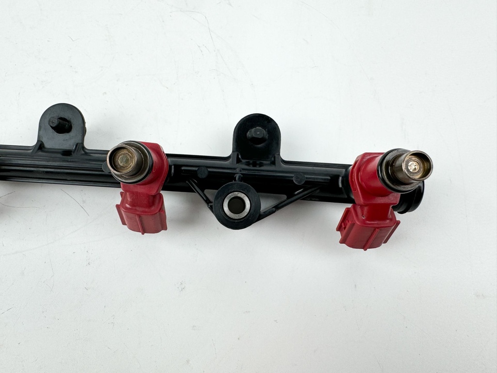 2005 Yamaha 75 HP 4 Stroke Outboard Fuel Injector Set W/ Rail 6D8-13761-00-00 OEM