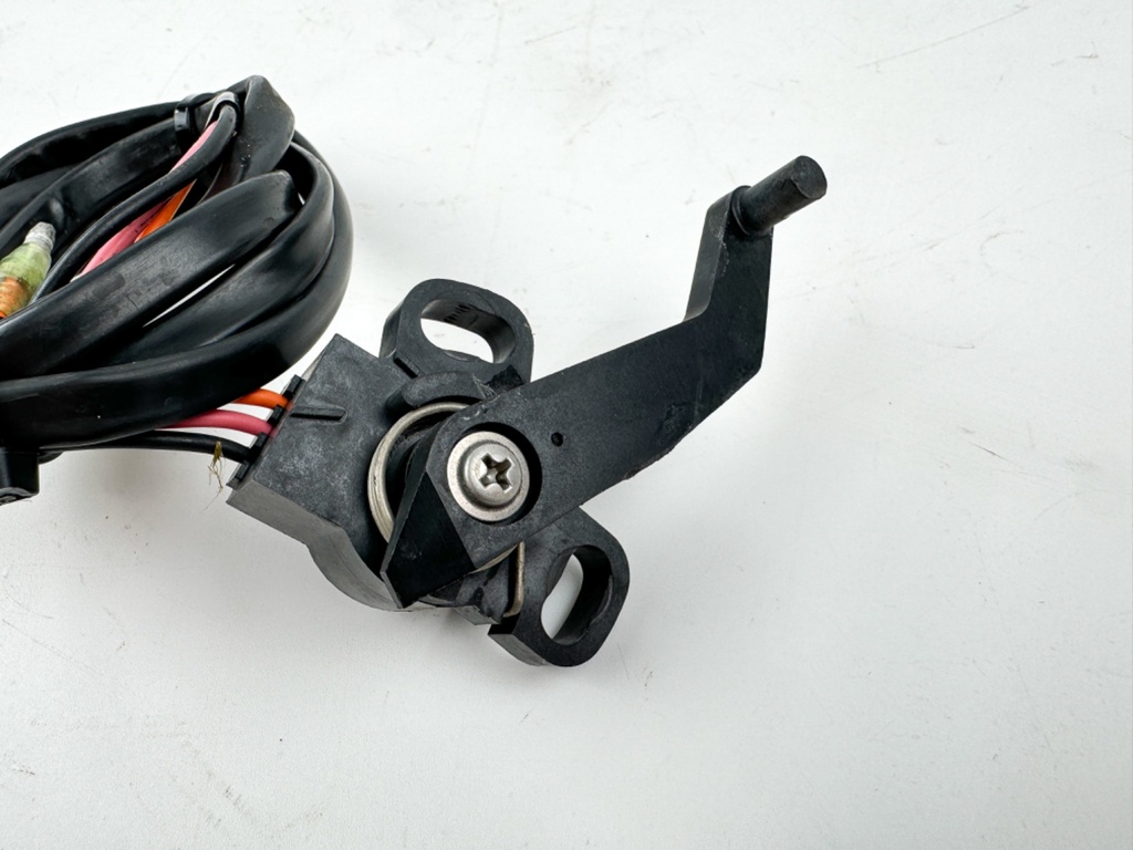 1989 Yamaha 130 HP 2 Stroke Outboard Trim Sender Unit Sensor 6R3-83672-01-00 OEM