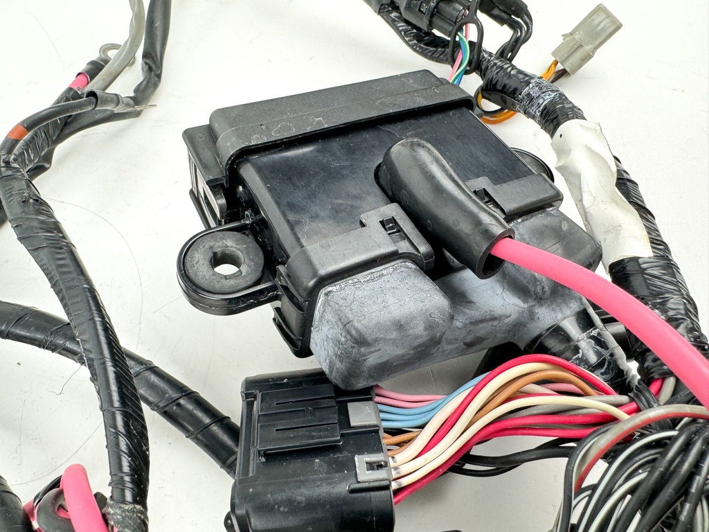 2014 Suzuki 175 HP 4 Stroke Outboard Engine Wire Harness 36610-96J90 OEM