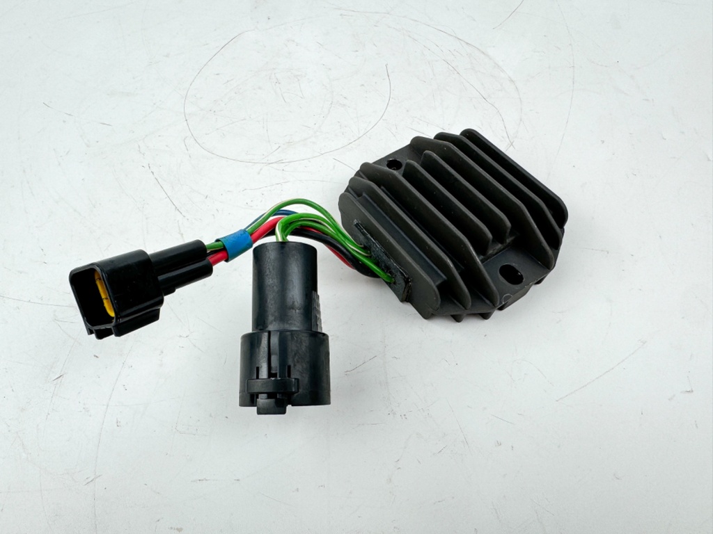 2001 Yamaha 50 HP 4 Stroke Outboard Rectifier & Regulator 64J-81960-00-00 OEM