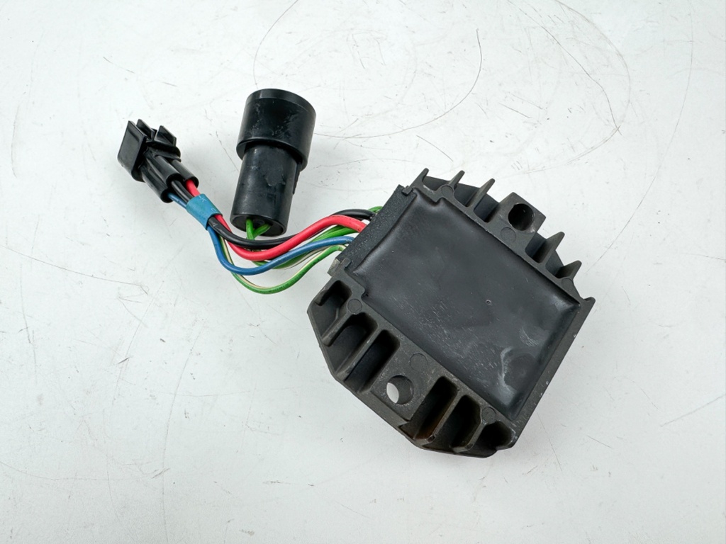 2001 Yamaha 50 HP 4 Stroke Outboard Rectifier & Regulator 64J-81960-00-00 OEM
