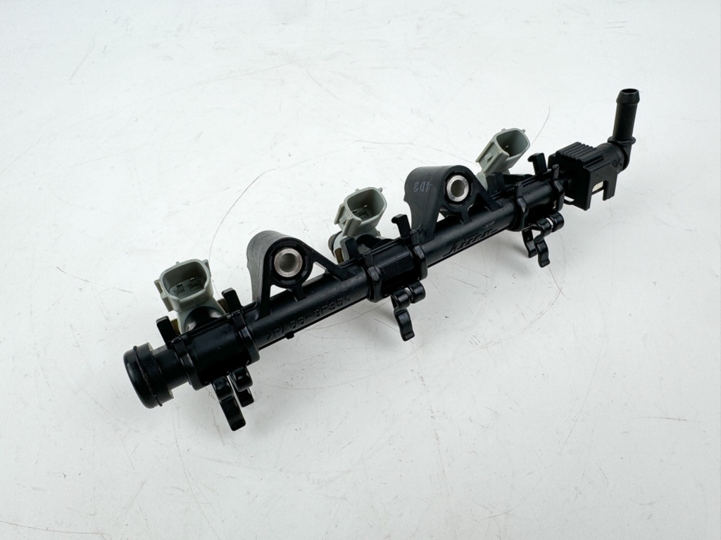 2014 Yamaha 40 HP 4 Stroke Outboard Fuel Injector Set W/ Rail 6BG-13161-00-00 OEM