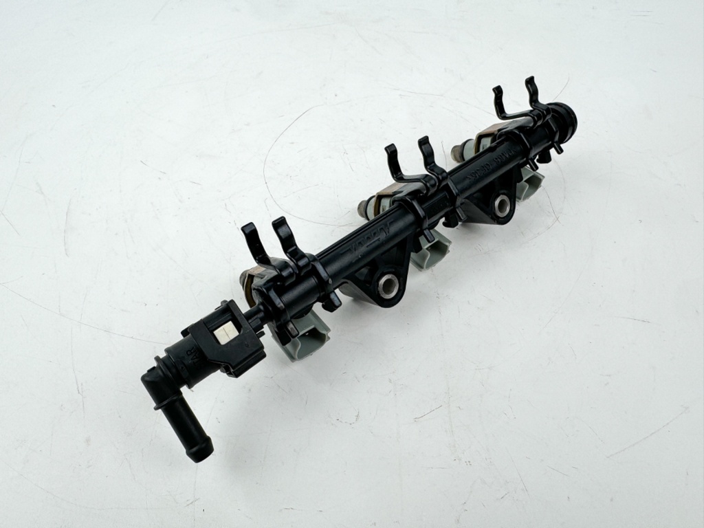 2014 Yamaha 40 HP 4 Stroke Outboard Fuel Injector Set W/ Rail 6BG-13161-00-00 OEM