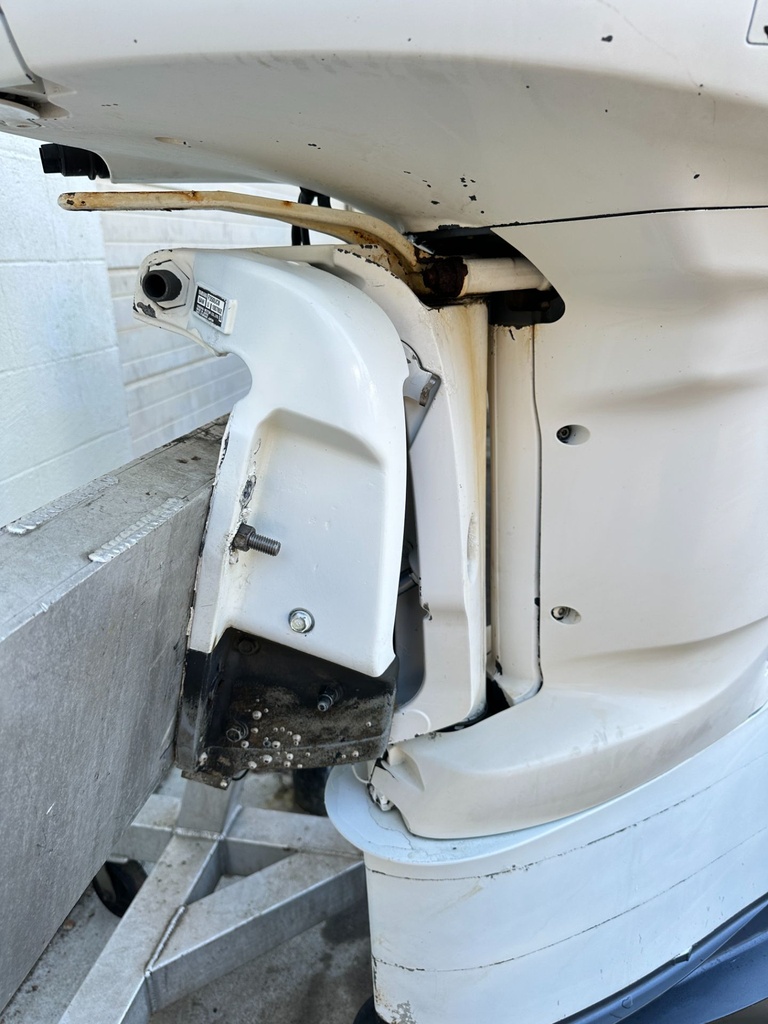 2013 Yamaha 350HP 4 Stroke Outboard Engine 35" Shaft 786 Hours