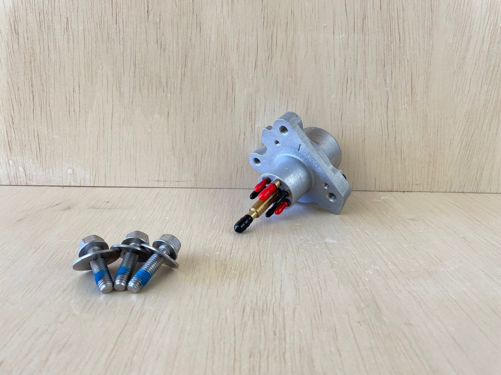 2003 Mercury 135HP Optimax 2 Stroke DFI Oil Pump Assembly 857149T2