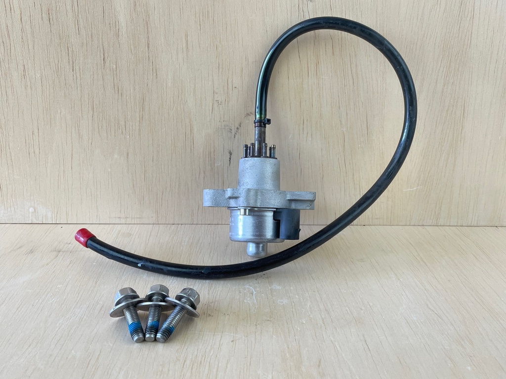 2003 Mercury 225HP Optimax 2 Stroke DFI Oil Pump Assembly 857149T2 8M0185614