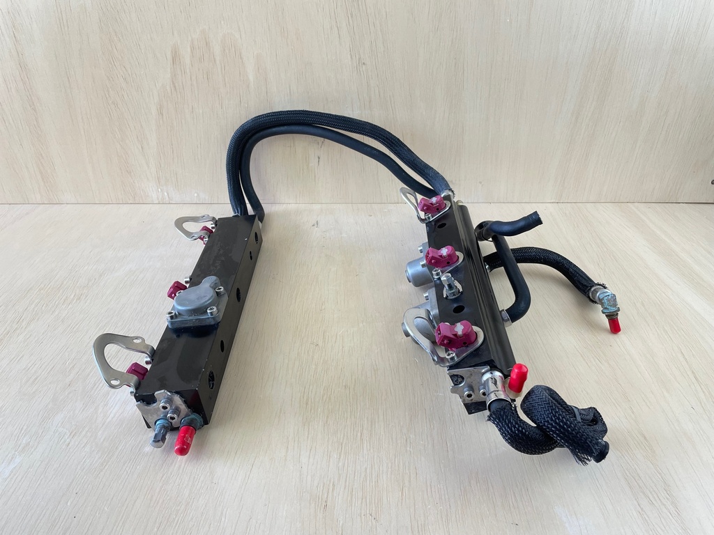 2003 Mercury 225HP Optimax Fuel Injector Set With Fuel Rails 804528