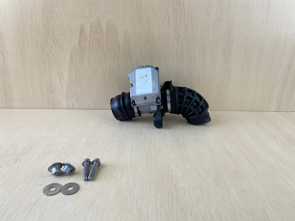 2006 Mercury Verado 275HP Boost Valve Assembly 884408A08 884408A07