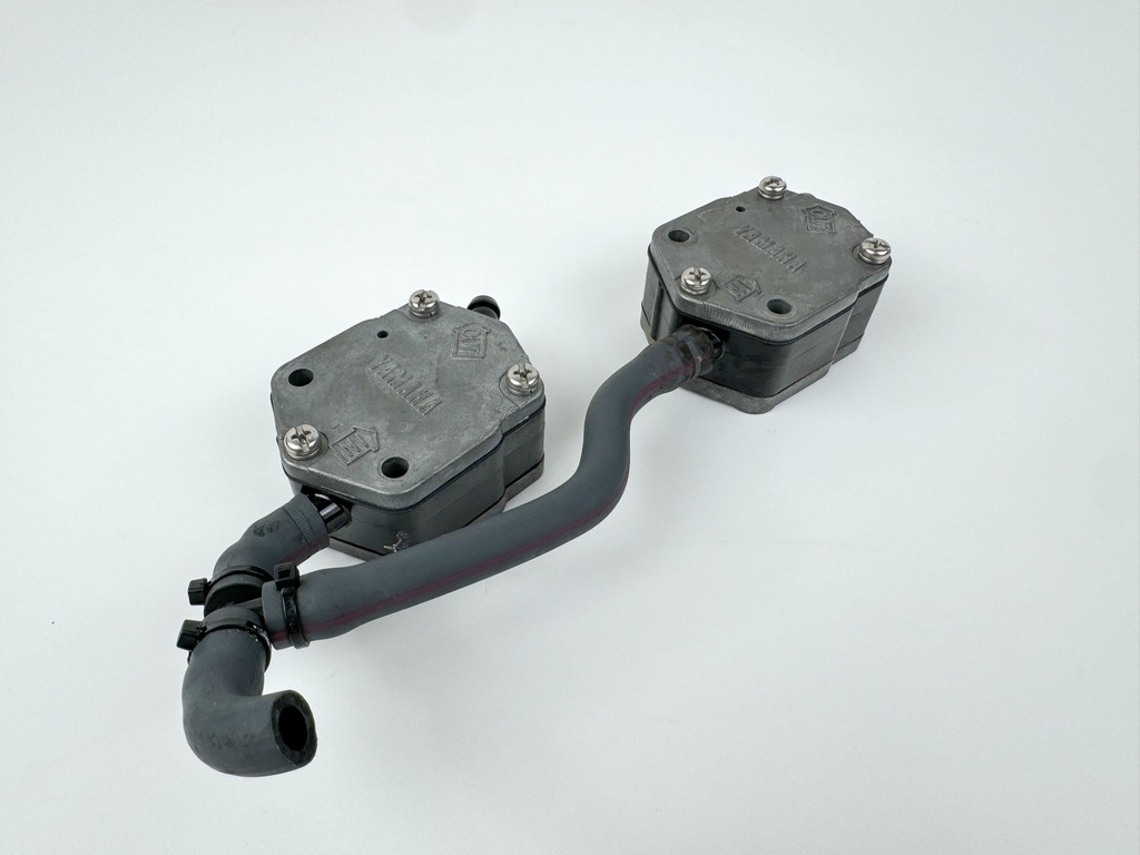 2005 Yamaha 250 HP 2 Stroke Outboard Fuel Pump Set 6E5-24410-04-00 OEM