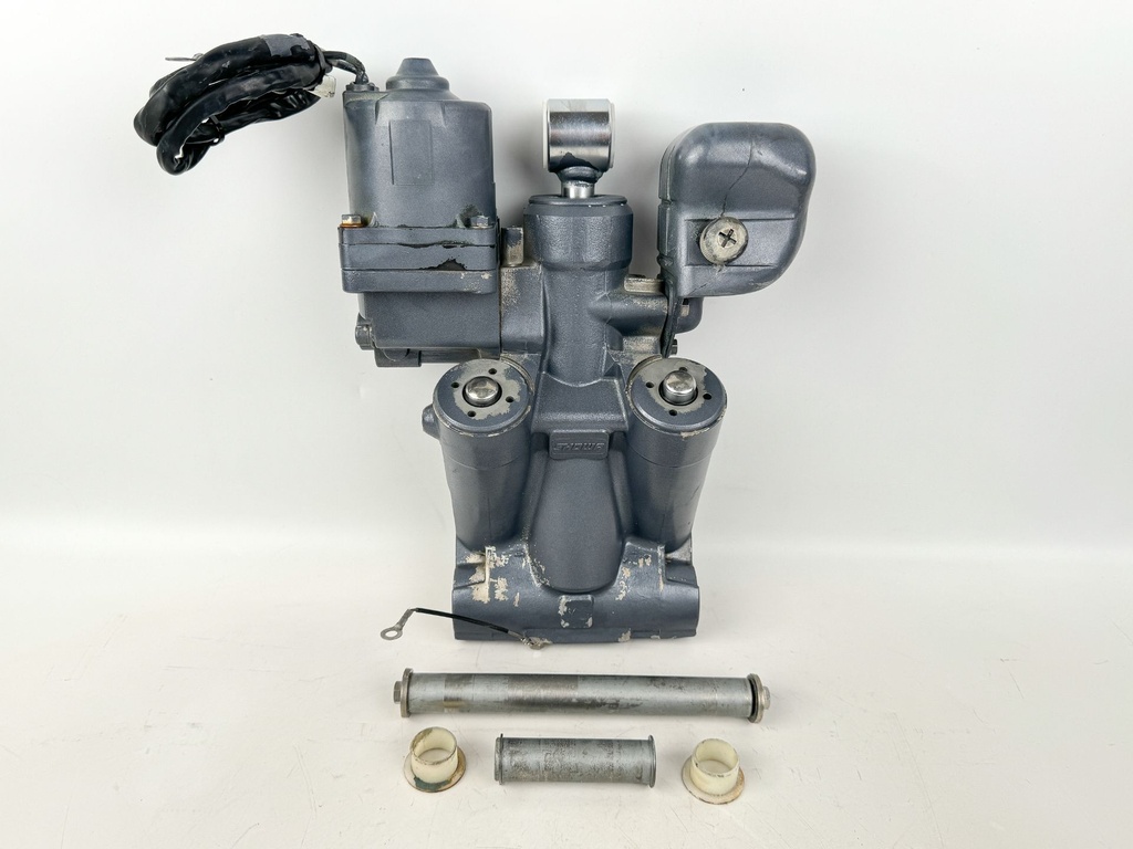 Yamaha 115HP Outboard Engine Power Trim & Tilt Unit Assembly 68V-43800-13-00
