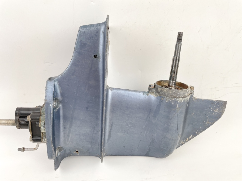 1986 Yamaha 15 HP 2 Stroke Outboard Short Lower Unit Gear Case 6E7-45300-02-KT OEM