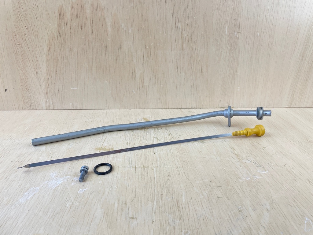 2006 Yamaha 250HP 3.3L Outboard Engine Oil Level Plug & Inlet Guide 6P2-15377-00-00