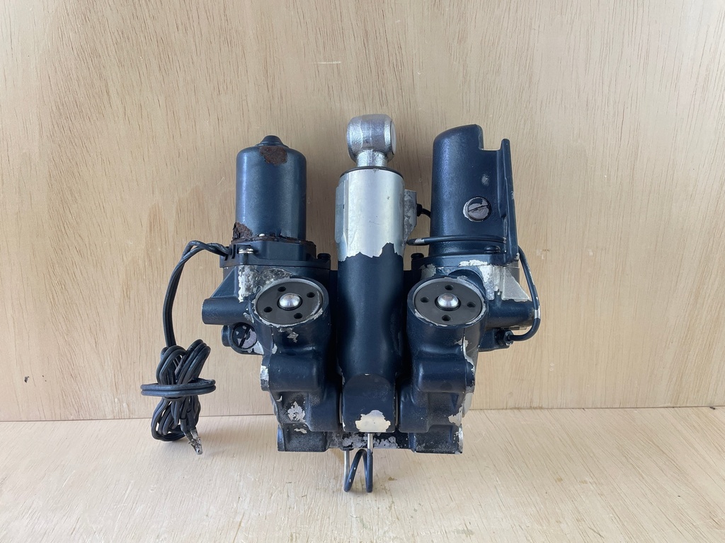 Evinrude Johnson 112HP Outboard Engine Power Trim & Tilt Unit 434803 395088