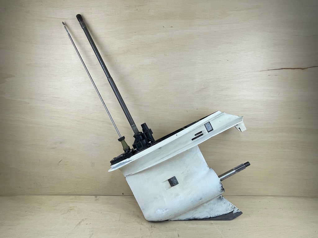 2000 Johnson 150HP Outboard  25" Shaft Lower Unit Gear Case 5005401 0439979