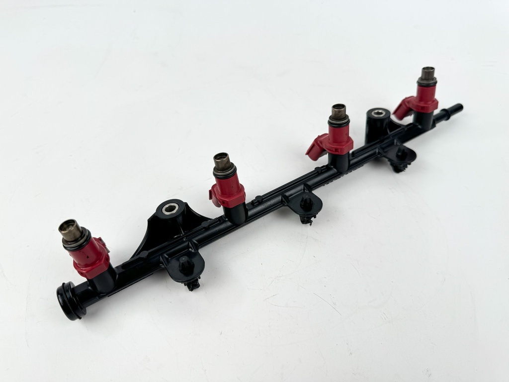 2005 Yamaha 75 HP 4 Stroke Outboard Fuel Injector Set W/ Rail 6D8-13761-00-00 OEM