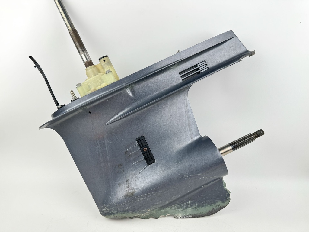 2003 Yamaha 200 HP 2 Stroke Outboard Lower Unit Gear Case 64E-45300-24-8D OEM