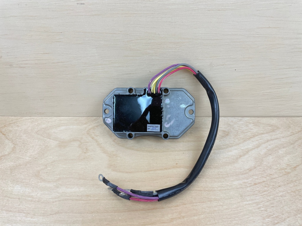 Johnson Evinrude Rectifier & Regulator Assembly 585195 OEM Brand New