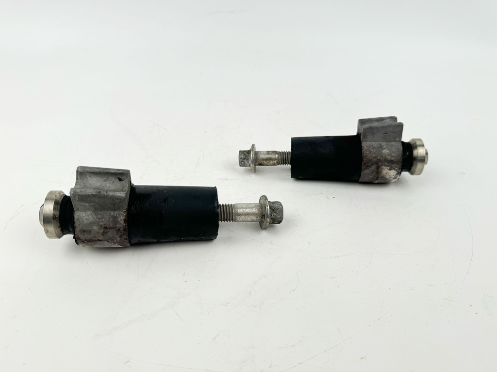 2013 Evinrude 150 HP 2 Stroke Etec Outboard Upper Side Motor Mount Damper 5004323