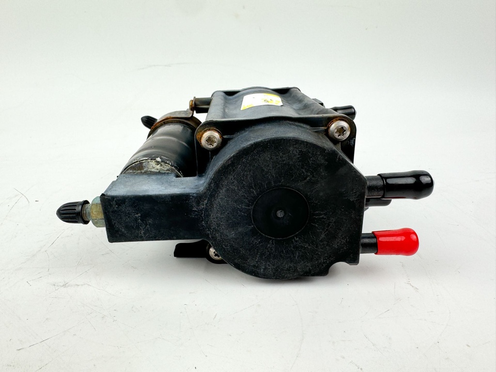 2013 Evinrude 150 HP 2 Stroke Etec Outboard Vapor Separator Tank VST 5006084 OEM