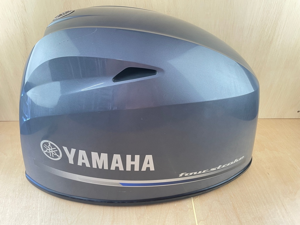 2014 Yamaha 70HP 4 Stroke Outboard Top Cover Cowling Small Crack 6CJ-42610-02-00