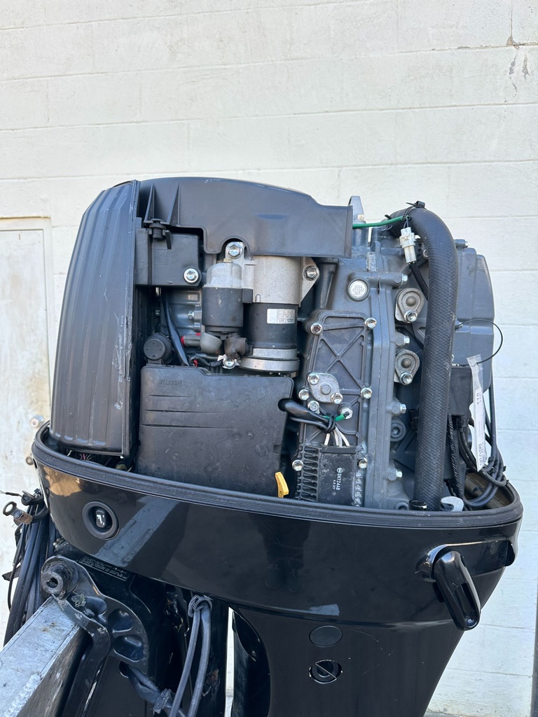 2005 Suzuki 115 HP 4 Stroke Outboard Engine XL 25" Shaft - 514 Hours