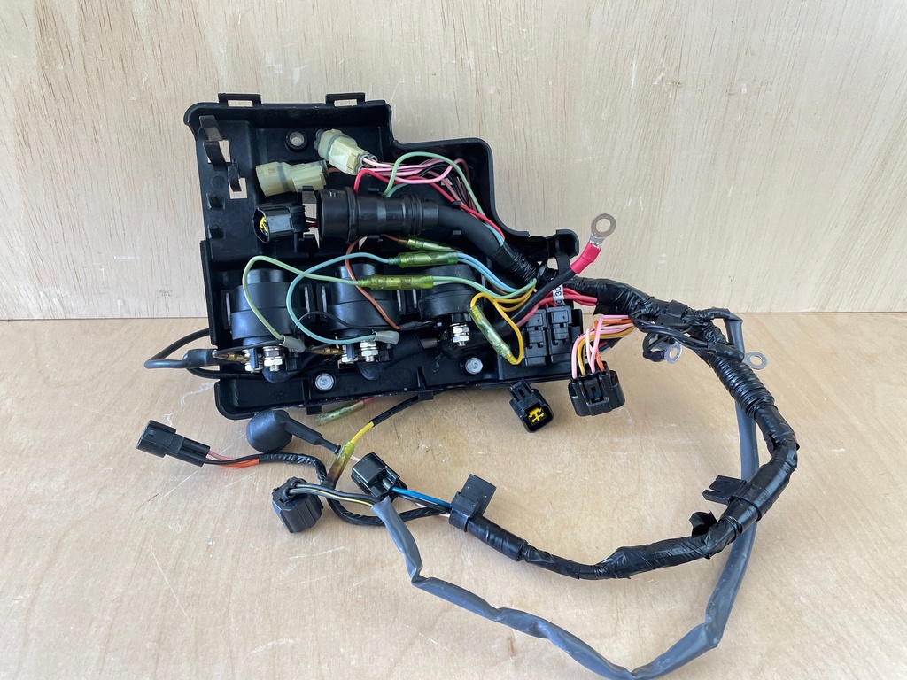 2004 Yamaha 75HP 4 Stroke Outboard Engine Wiring Harness 67F-82590-10-00