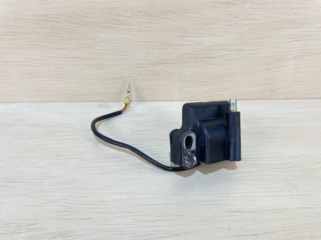 2004 Evinrude Etec 90HP Outboard Engine Ignition Coil 0586817