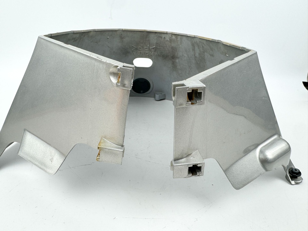 2000 Honda 75 HP 4 Stroke Outboard Lower Apron Cover 63710-ZW1-000ZA OEM