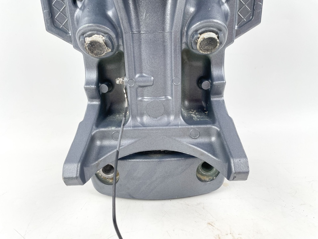 2006 Yamaha 150 HP 4 Stroke Outboard Swivel Bracket 64E-43311-10-8D OEM