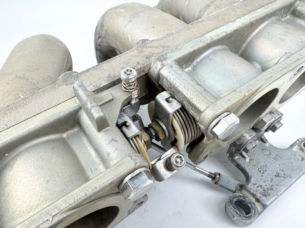 2005 Yamaha 115 HP 4 Stroke Outboard Intake Manifold & Throttle Body OEM