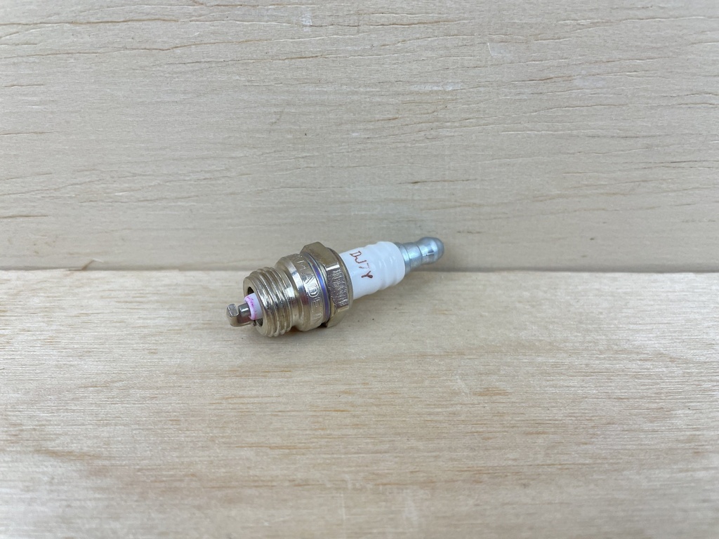 Champion DJ7Y Spark Plug Brand New OEM