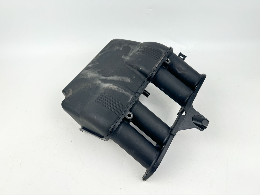 2005 Yamaha 115 HP 4 Stroke Outboard Intake Air Silencer Assembly 68V-14440-00-00
