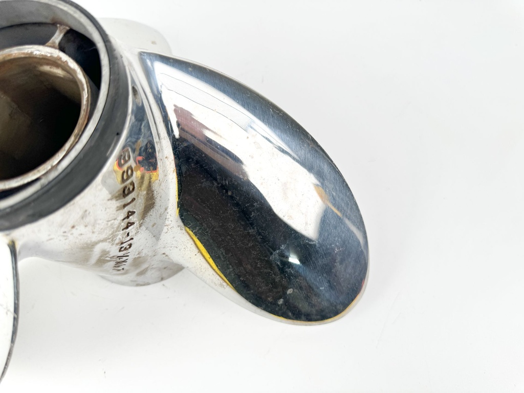 Apollo Michigan Wheel RH Stainless Steel Propeller 13 1/4" x 17P 993144