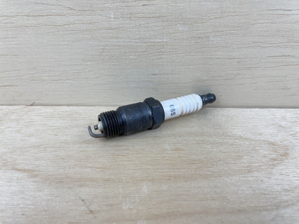 Autolite 665 Spark Plug Brand New OEM