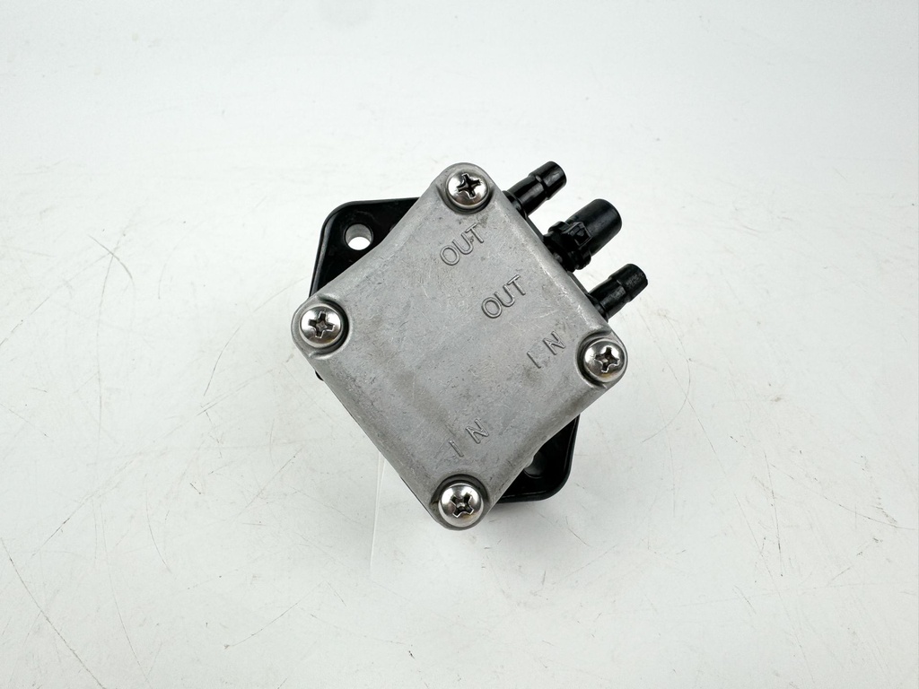 1999 Mercury 30 HP 4 Stroke Outboard Fuel Pump 826398T3 OEM