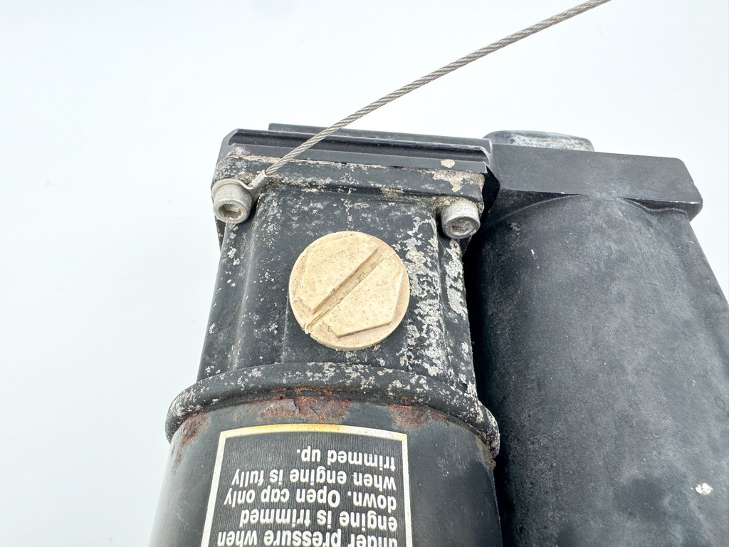 2000 Mercury 60 HP 2 Stroke Outboard Power Trim Tilt Unit 830150T6 OEM