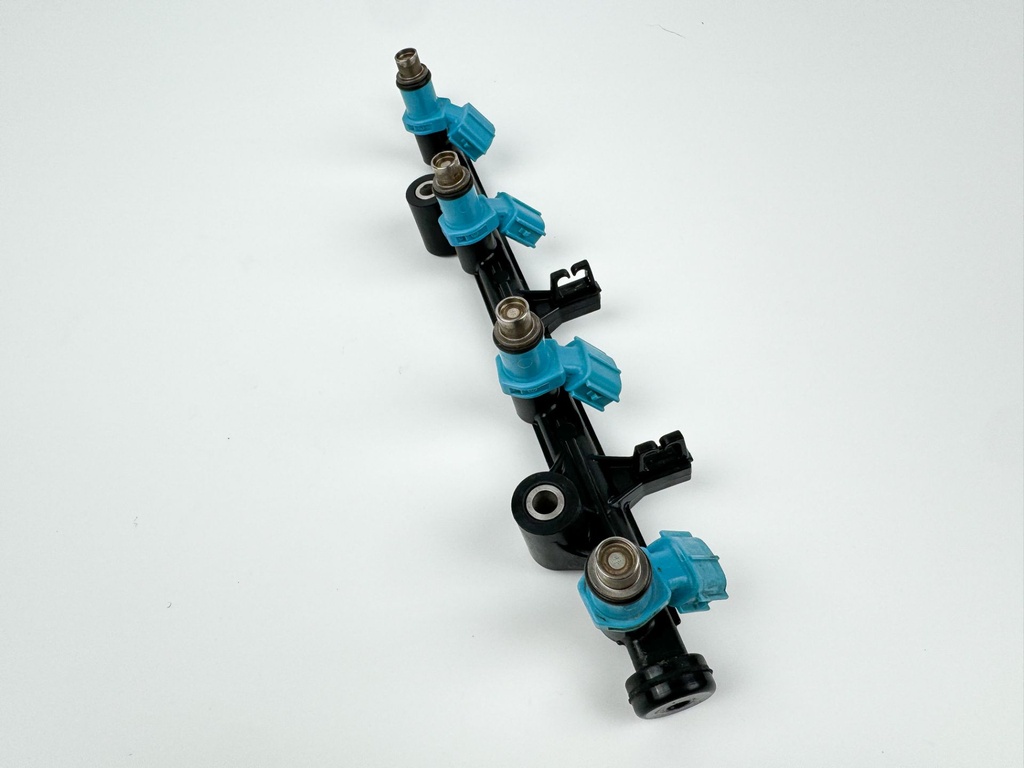 2012 Yamaha 70 HP 4 Stroke Outboard Fuel Injector Set W/ Rail 6C5-13161-00-00 OEM