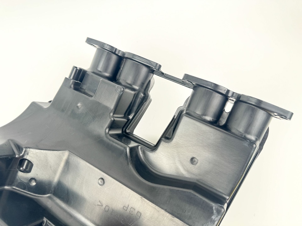 2018 Yamaha 150 HP 4 Stroke Outboard Intake Air Silencer Assembly 63P-14440-00-00 OEM