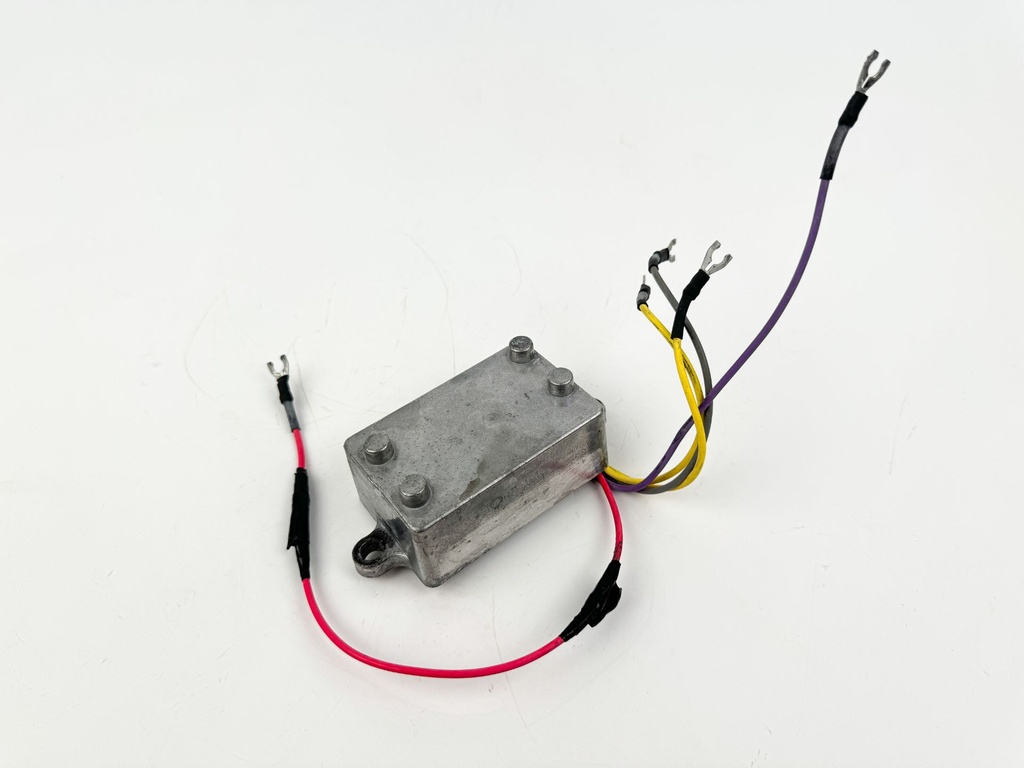 1996 Johnson 50 HP 2 Stroke Outboard Rectifier & Regulator 0585001 OEM